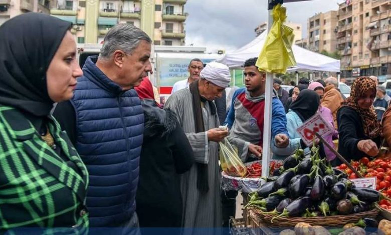 محافظ الإسكندرية.. يتفقد سوق اليو الواحد بمنطقة أبو يوسف بالعجمى