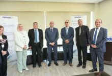 أسامة هيبة يستعرض إمكانيات "راميدا" أمام وزير العمل..