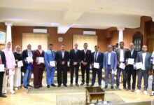 رئيس جامعة بني سويف يسلّم شهادات إعداد المدربين المعتمدين (TOT) 