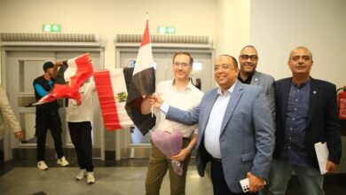 السفير البريطاني بالقاهرة يتفقد مونوريل شرق النيل