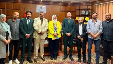 النائب أحمد العجوز يطلع على تجربة محافظة الدقهلية