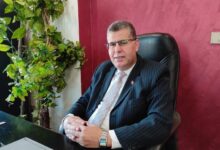 الحية تقدم المساعدة لإبليس اللعين