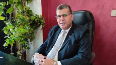 الحية تقدم المساعدة لإبليس اللعين