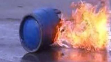 انفجار أسطوانة غاز أثناء تعبئتها يصيب شخصًا بحروق