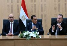 رئيس الوزراء يلتقى أوائل طلبة شهادة الثانوية العامة