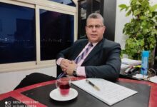 فاطمة تؤآزر والدها الرسول