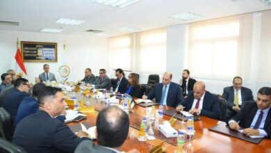 وزير التموين يعقد اجتماعًا موسعًا لوضع خطة عاجلة