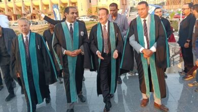 رئيس جامعة بورسعيد يشهد تخريج دفعة جديدة من كلية الصيدلة