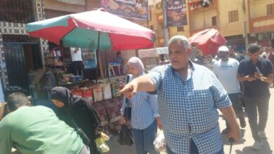 تكثيف الحملات وضبط الأسواق ورفع الإشغالات ومواصلة أعمال النظافة بمركز أبنوب بمحافظة أسيوط