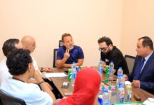 رئيس البيت الفني للمسرح يجتمع بمديري الفرق في «مسرح مصر»