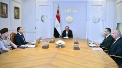 رئيس الجمهورية يجتمع بالدكتور مصطفى مدبولي ووزير الاتصالات