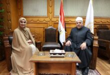 الشيخ أيمن عبد الغني يستقبل السيدة نجلاء الشامسي رئيس البحث العلمي للاستثمار