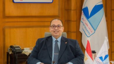 رئيس جامعة كفر الشيخ يوجه بصرف مكافأة إثابة 1500 جنيه للعاملين