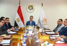 وزير التموين يعقد اجتماعًا موسعًا مع الشعبة العامة للمخابز وغرفة صناعة الحبوب