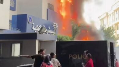 السيطرة على حريق بمحيط قسم شرطة الأزبكية بوسط القاهرة خسائر بشرية