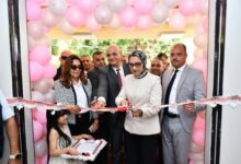 وزيرة التنمية المحلية والبيئة ومحافظ الوادي الجديد يفتتحان المركز التكنولوجى