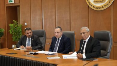 وزير التعليم العالي يبحث مع الباحثين المصريين العائدين من التدريب باليابان