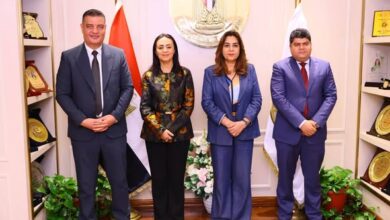 منال عوض ومايا مرسي تشهدان توقيع بروتوكول تعاون لتنفيذ مشروعات البيئة والمناخ .