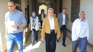 نائب رئيس جامعة عين شمس تتفقد المعامل والمراكز البحثية بكليتى الهندسة والعلوم