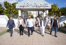 محافظ مطروح يتفقد مواقع ومزرعة ومعصرة زيتون ويوجّه بمسابقة لأفضل مزارع ومزرعة