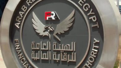 رئيس هيئة الرقابة المالية يعزّي أسر ضحايا حادث طريق أسيوط الغربي