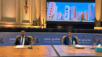 طالبان من جامعة المنوفية الأهلية في جلسة "الخطاب الديني"