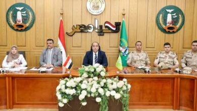 الموقف النهائي لتسليم عدد من المشروعات بقطاعات الصرف الصحي والطرق والصحة